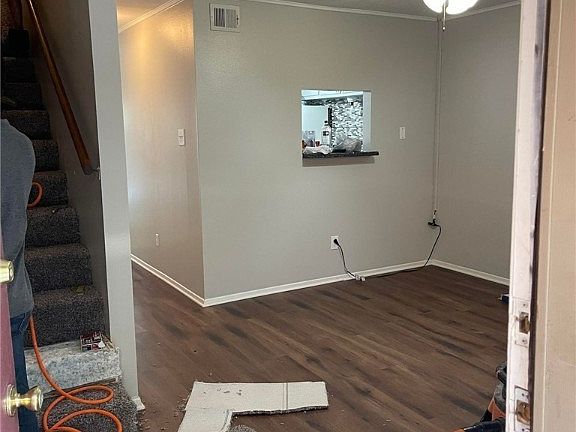 3rd image of 1902 Dartmouth St APT J4