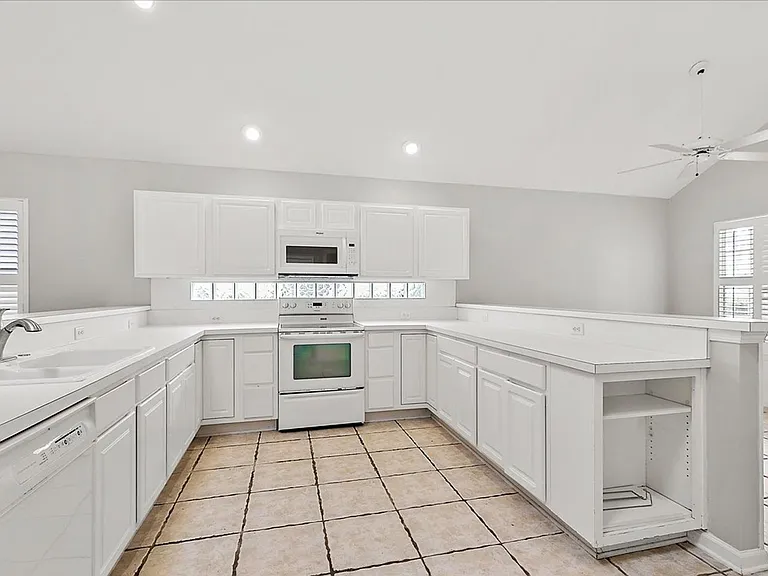 1065 Theodore Ave — Photo 6