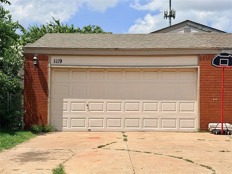 1st image of 1119 Swan Lake Rd