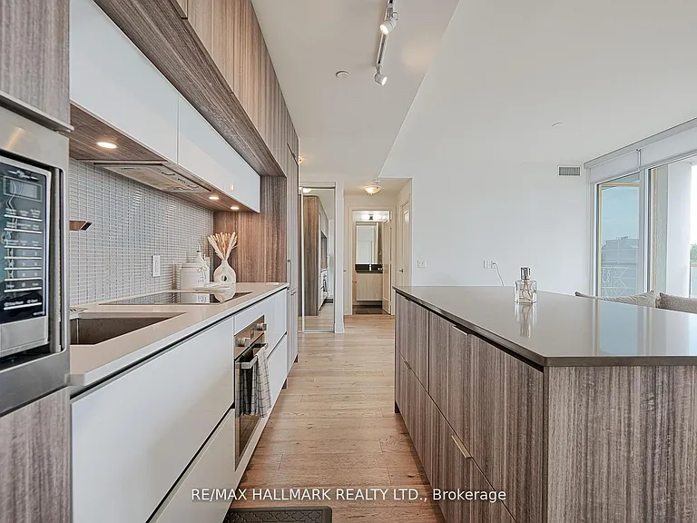 151 Avenue Rd #601 — Photo 12