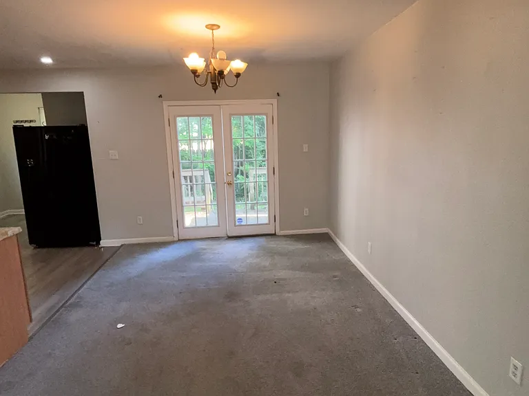 2604 Elkhart St — Photo 8
