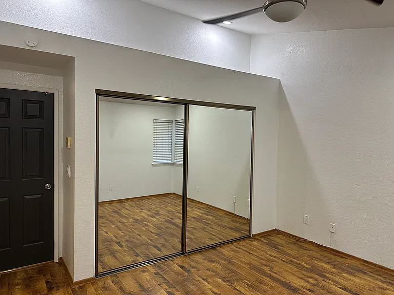 900 Quate Ct — Photo 10