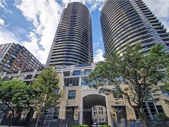 21 Carlton St, Toronto, ON