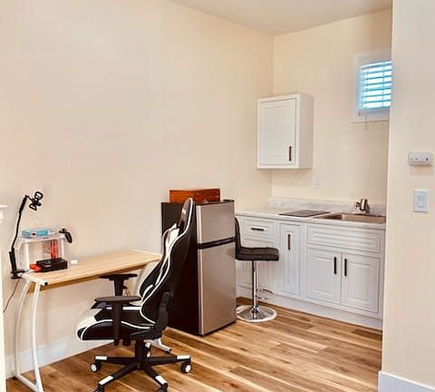 5th image of 1853 Andrews Ave #1