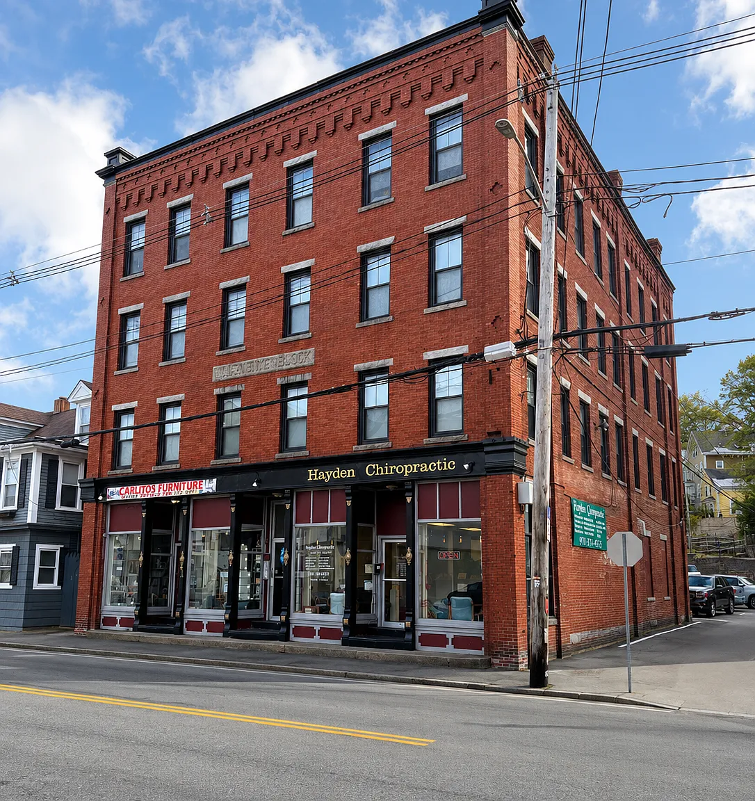 Lafayette — Photo 1