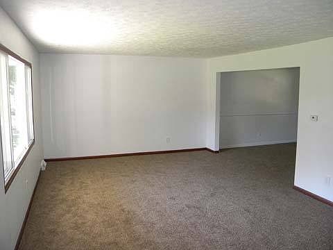 3rd image of 1318 Douglas Ct