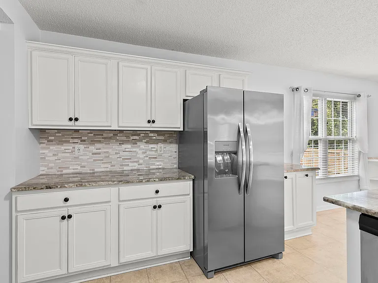 530 Sunpointe Dr — Photo 15
