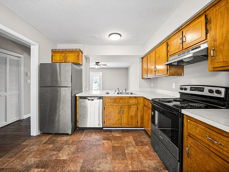 Timber Court Drive-280 — Photo 9