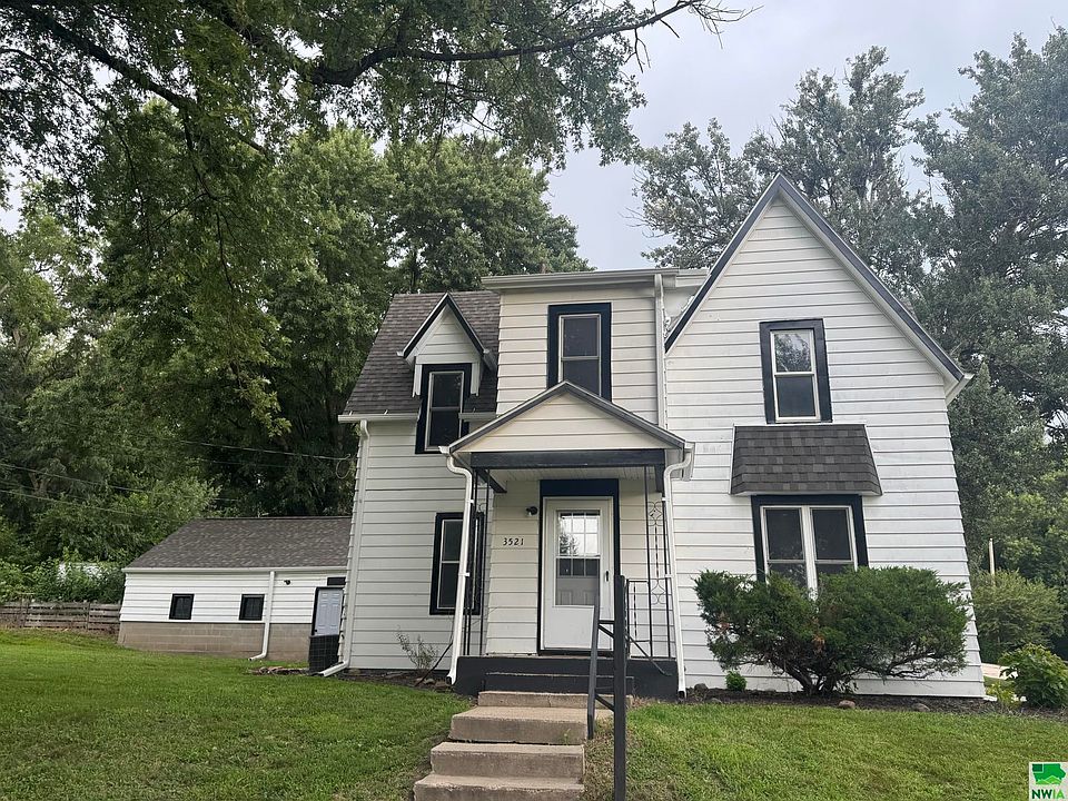 1st image of 3521 42nd St