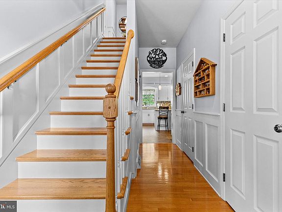 5th image of 130 Julia Ln