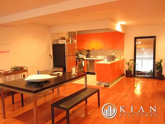 Rented by Kian Realty | media 15