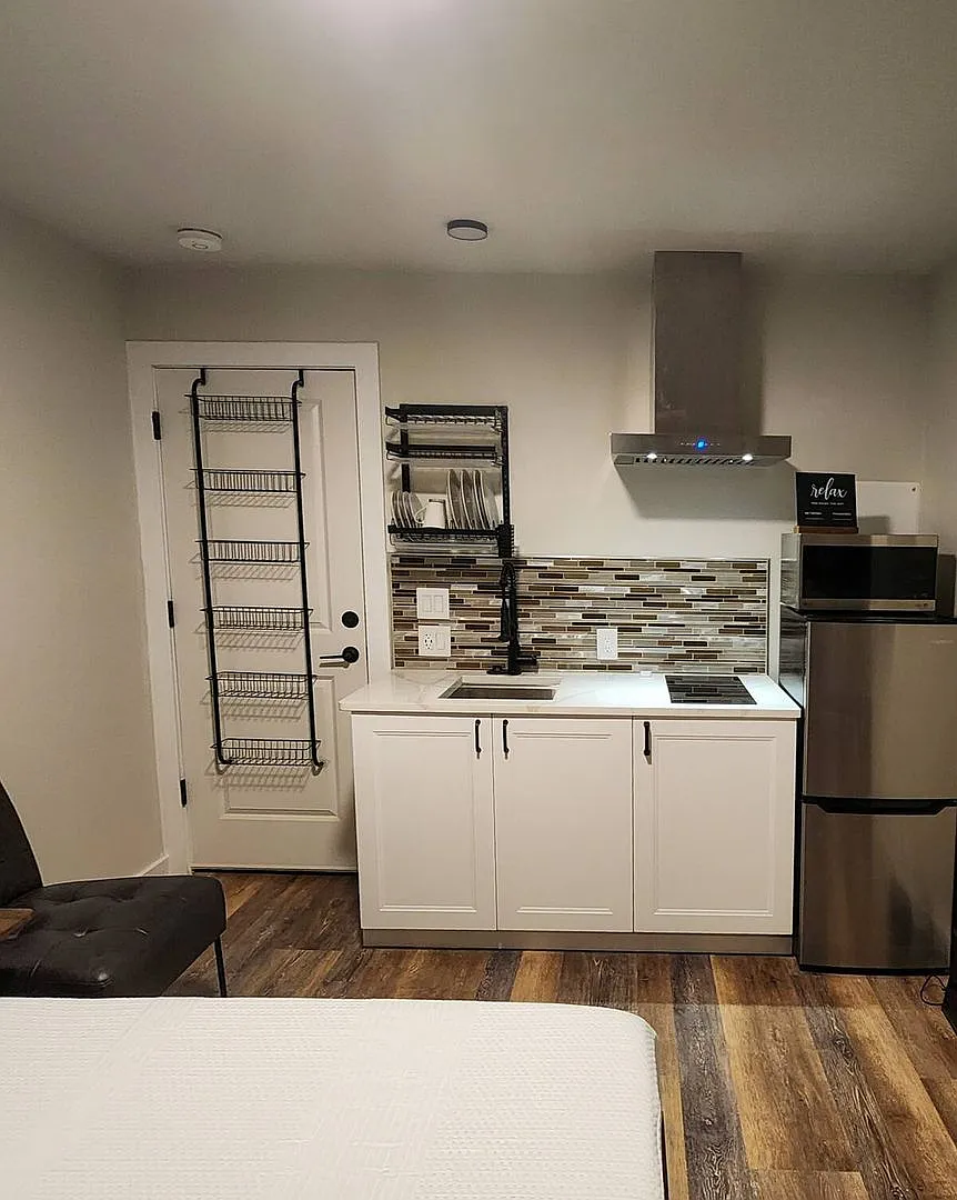Stylish & Convenient Micro-Studio (5 Minutes from St. Michael Medical Center) — Photo 3