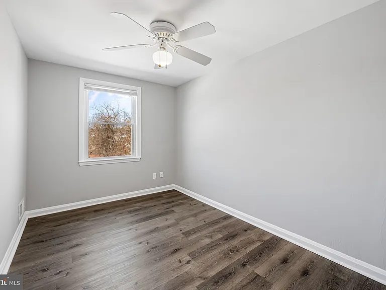 7520 Durwood Rd — Photo 18