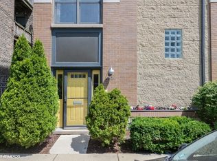 1506 W Pearson St, Chicago, IL 60642
