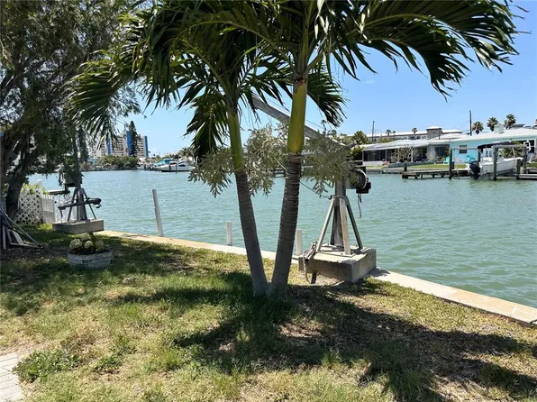 14845 N Bayshore Dr, Madeira Beach, FL 33708