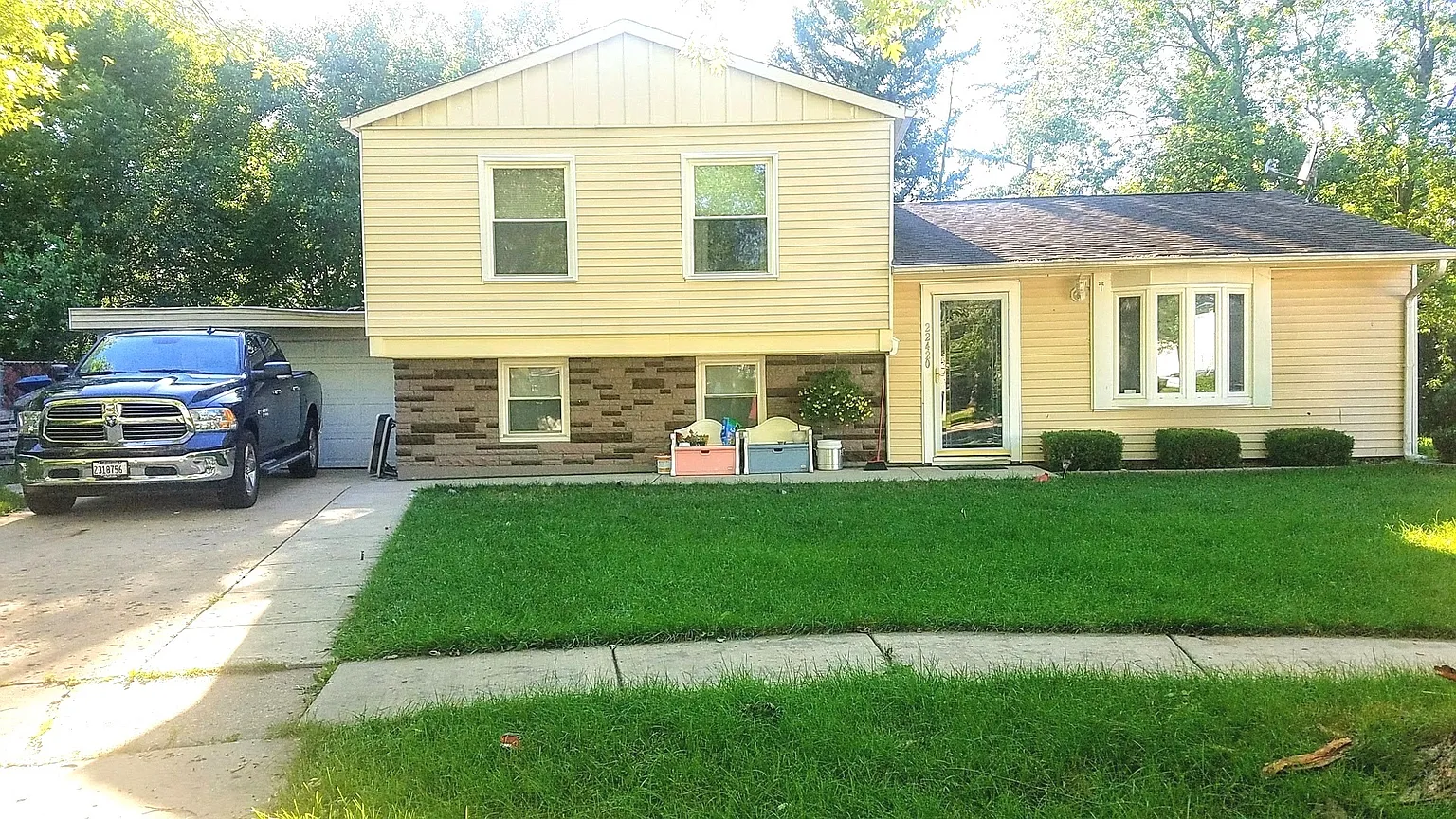 22420 Jeffrey Ave photo 1