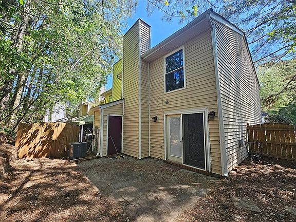 5th image of 392 Hamilton Trce