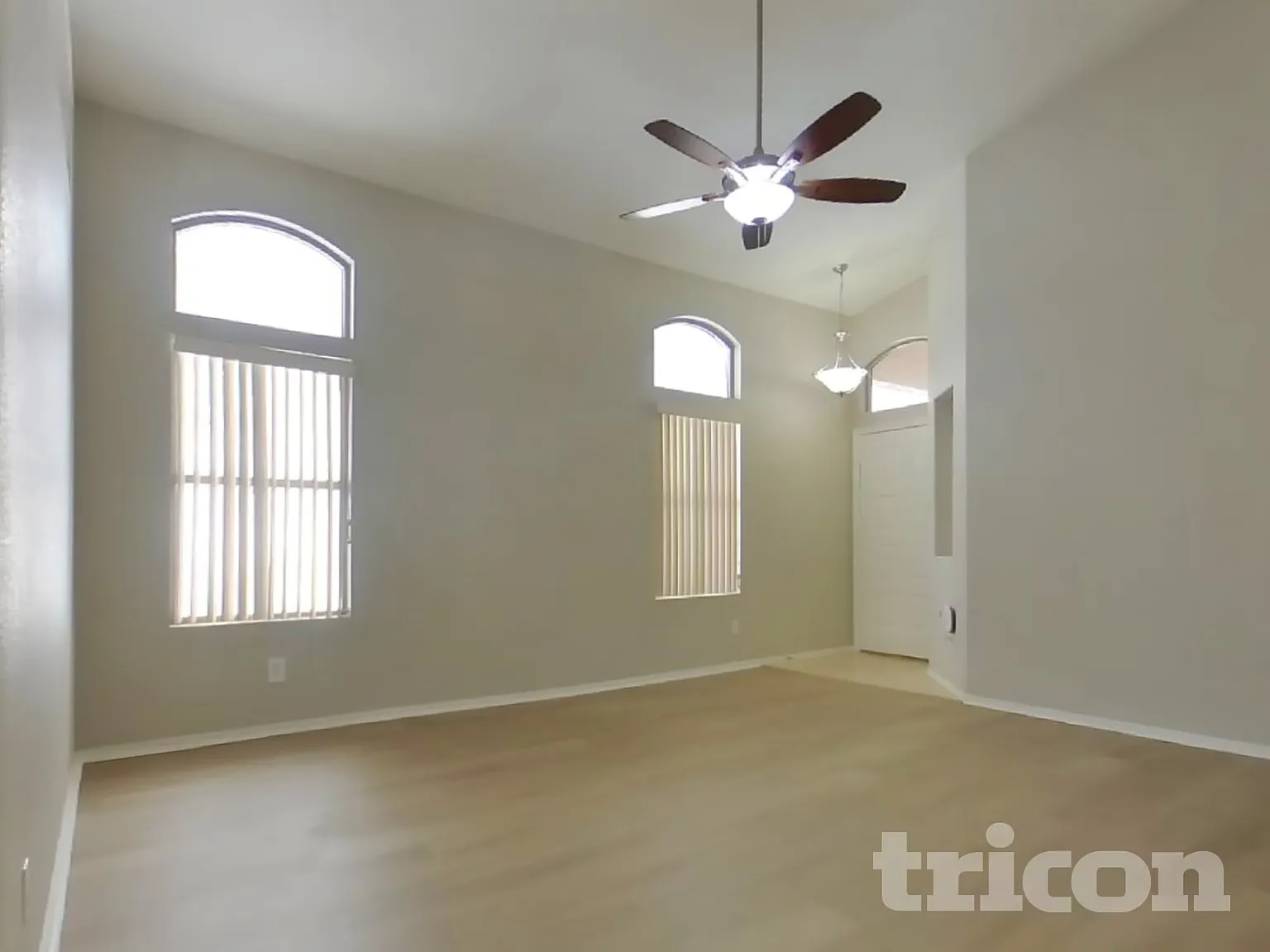 1335 W Wahalla Lane Phoenix AZ — Photo 4