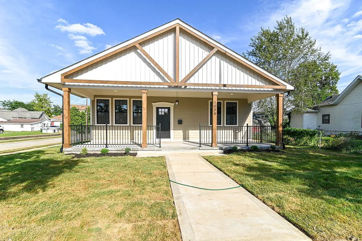 4 bed, 2.0 bath, 1767 sqft, $2,850 — Photo 1