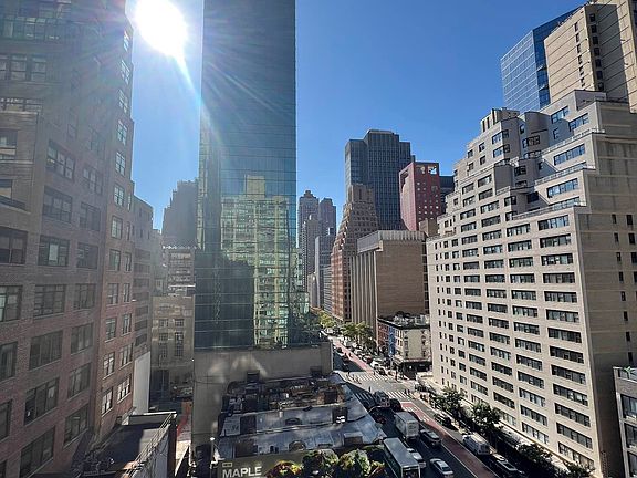 4th image of 301 E 45th St #11DS