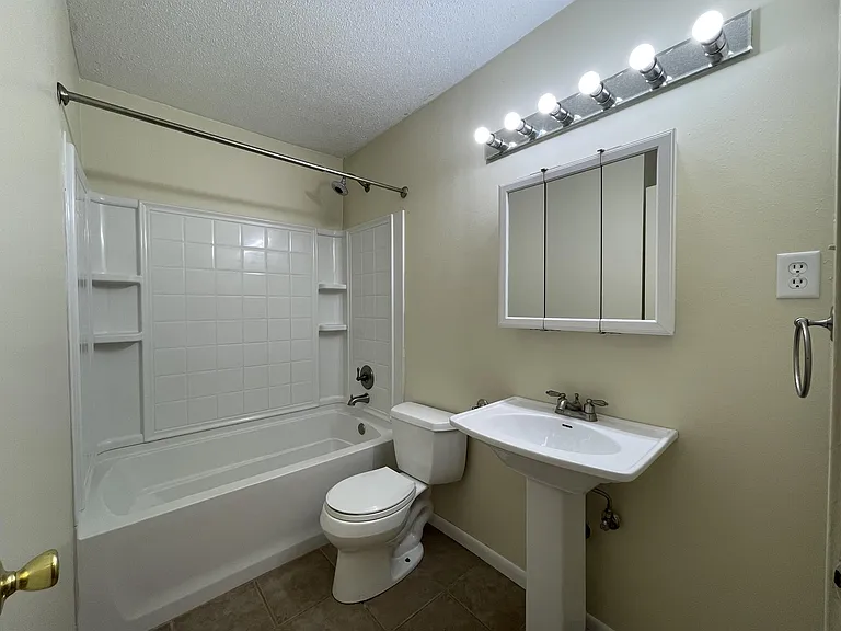 3323 Cherry St — Photo 21