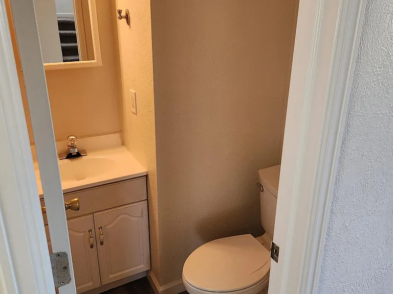 2304 S Williams St — Photo 8