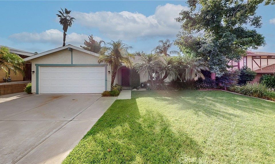 1st image of 6219 Woodpine Ave