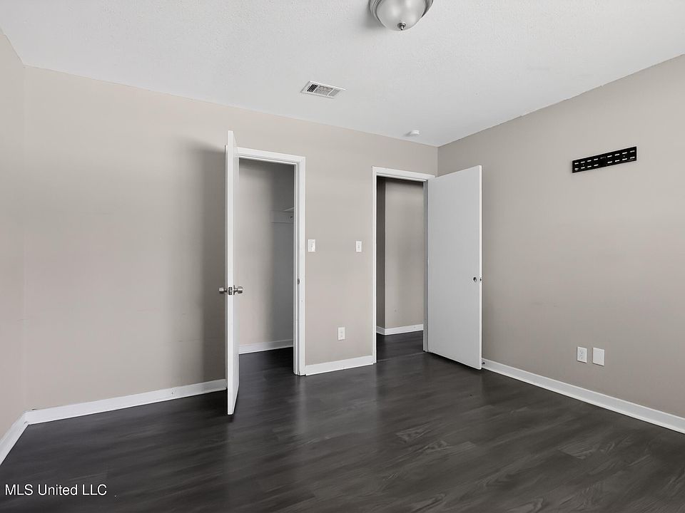 7th image of 2386 Breckinridge Rd