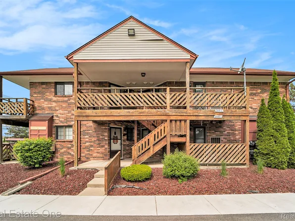 34901 Hamilton Dr, Fraser, MI 48026