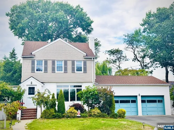 79 N Leswing Ave, Saddle Brook, NJ 07663