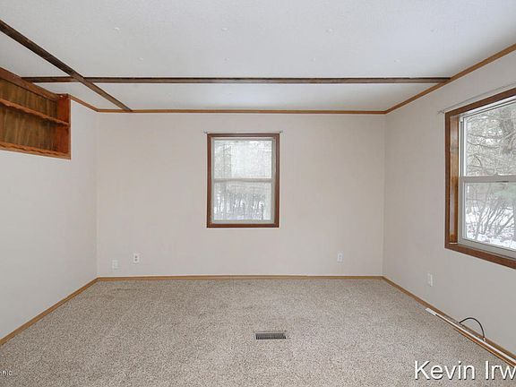 4th image of 21170 Saginaw Dr
