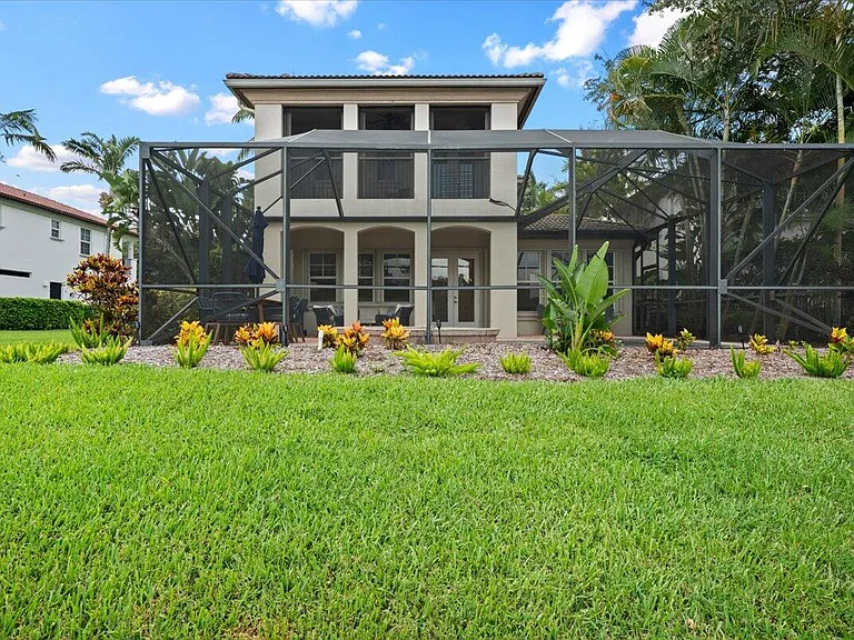 877 Taft Ct — Photo 34