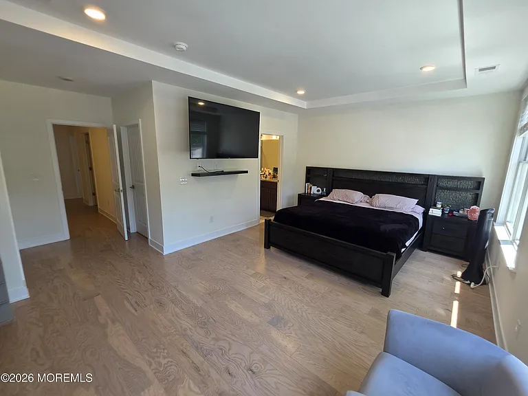 156 W Front St #9 — Photo 22