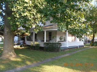 109 E Monroe Ave, Chrisman, IL 61924