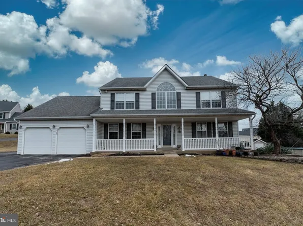 71 Greenbriar Dr, Phoenixville, PA 19460