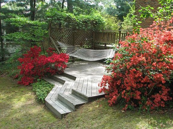 Lower deck in the back with hammock