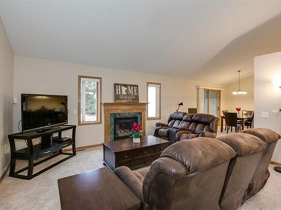 4th image of 13412 Commonwealth Dr