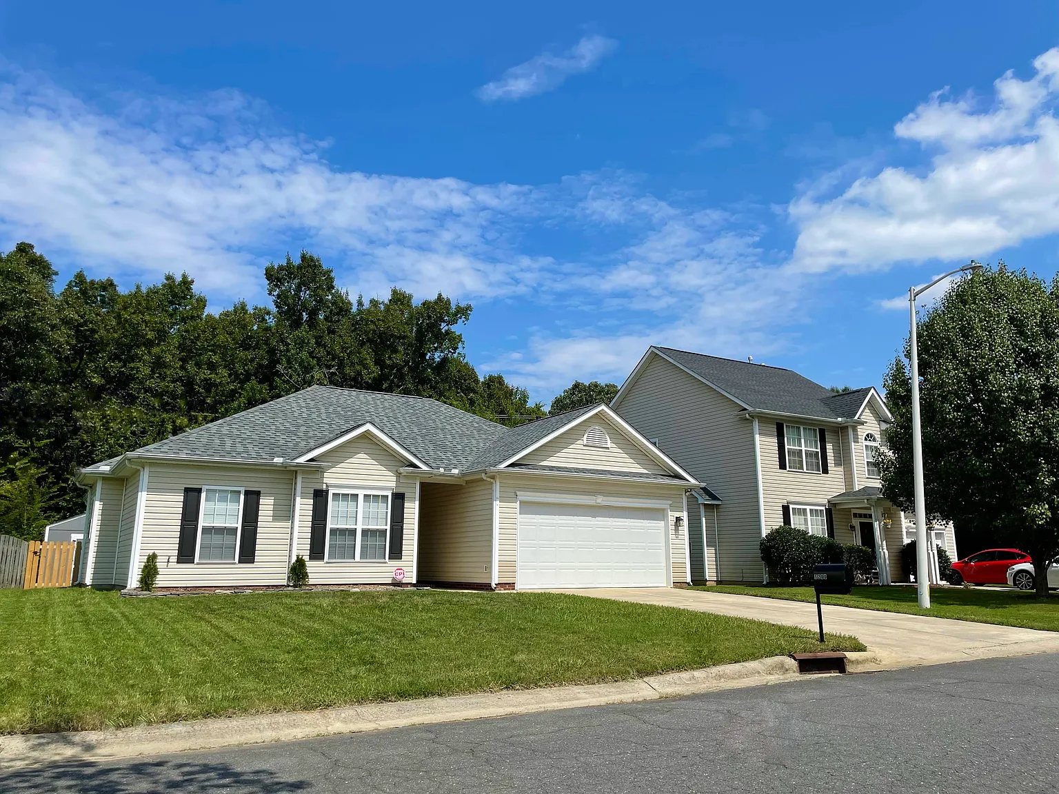 3 bed, 1299 sqft, $2,875 — Photo 2