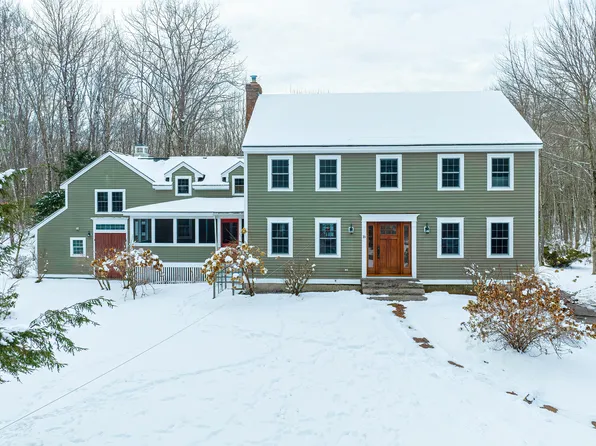 16 Chapman Lane, Kennebunk, ME 04043