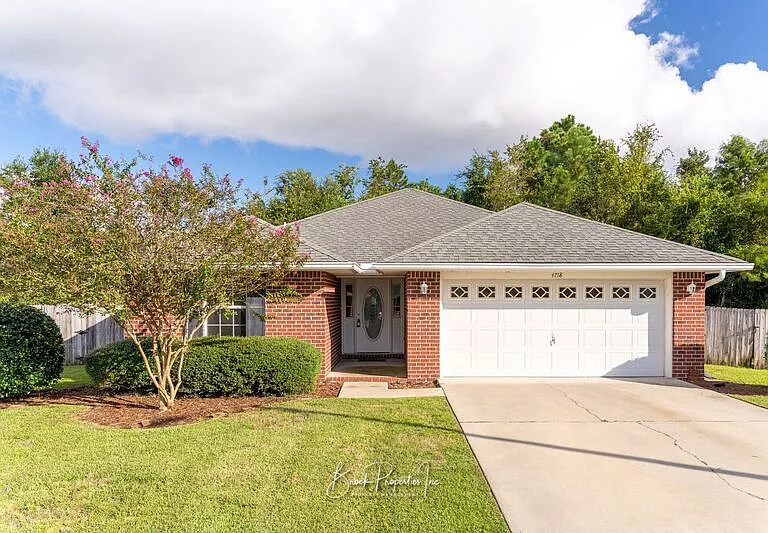 4718 Lemoyne Vis — Photo 2