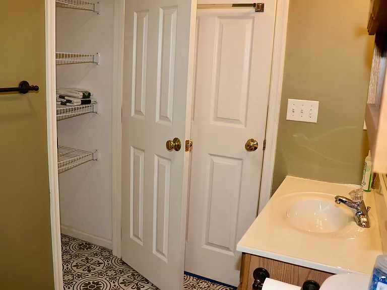 44 Courtyard Dr — Photo 40