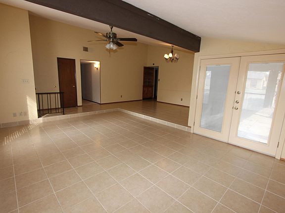3rd image of 1205 Creekwood Ct