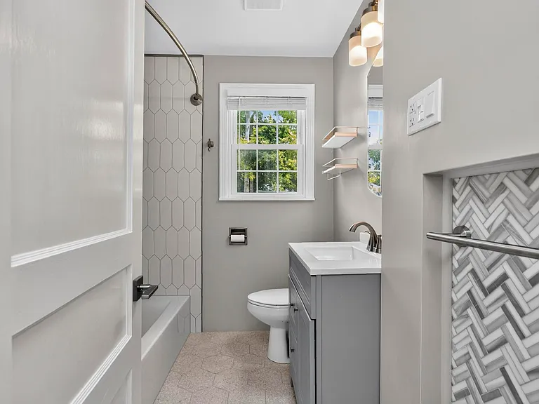 409 Woodberry Dr — Photo 11