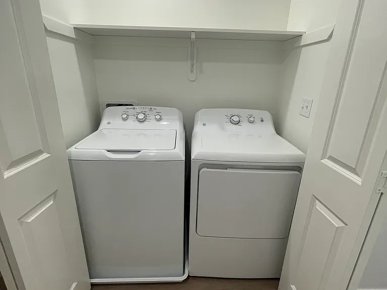 609 N Water St #201 — Photo 9