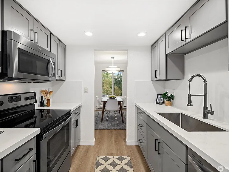 10424 NE 32nd Pl #A202 — Photo 4