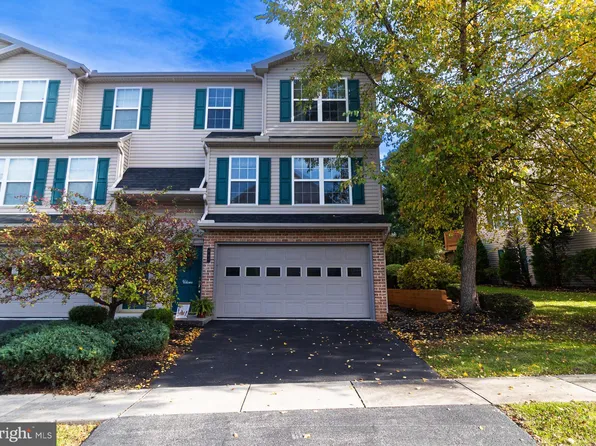 580 Meadowcroft Cir, Mechanicsburg, PA 17055