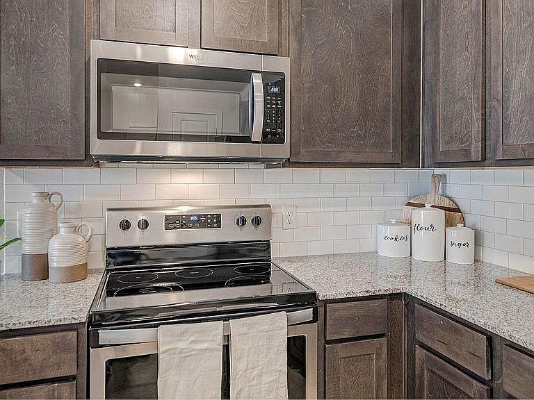 1st image of 1040 Flathead Dr #F65e0ac28