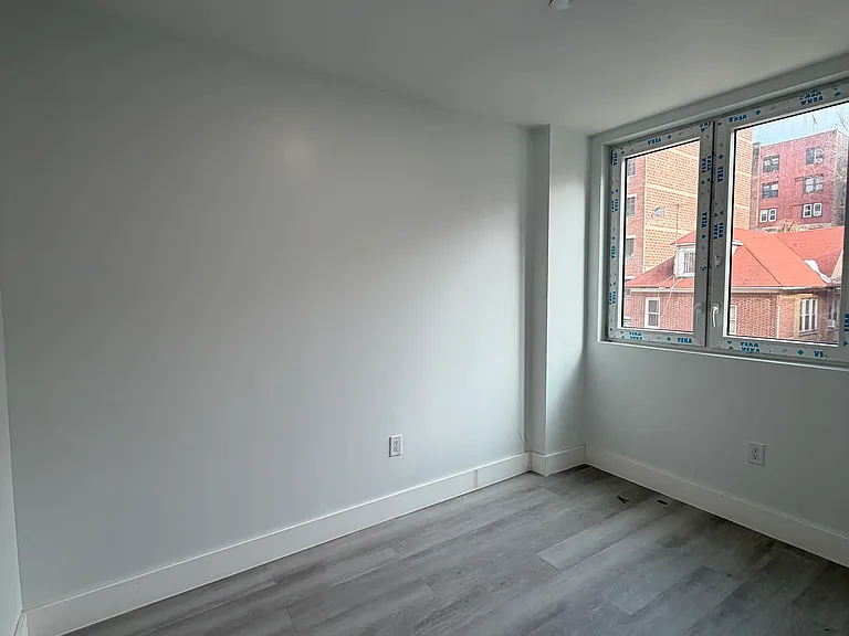 1641 Undercliff Ave #5D — Photo 6