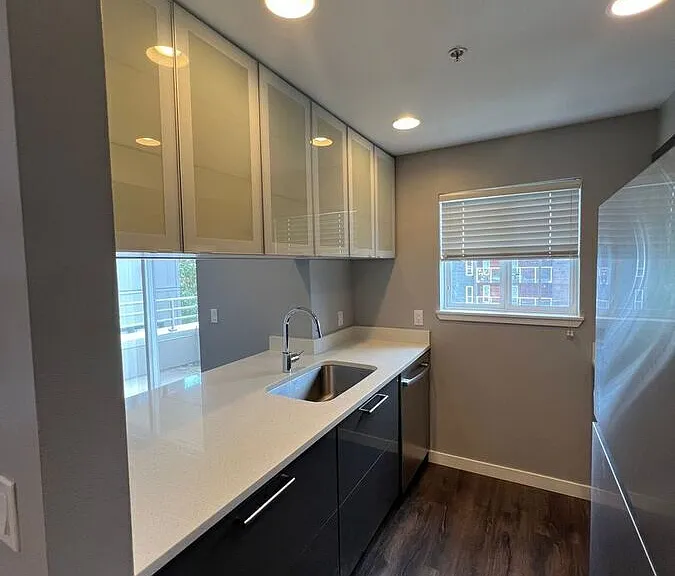 4524 44th Ave SW #201 — Photo 7