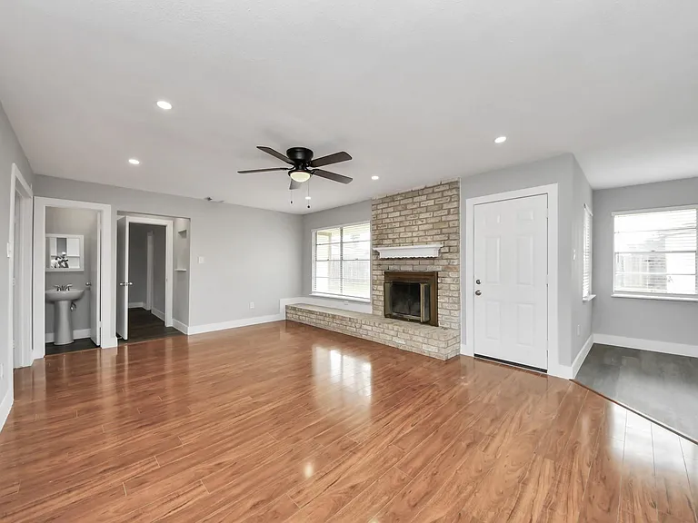 15423 Ridingwood Dr — Photo 11